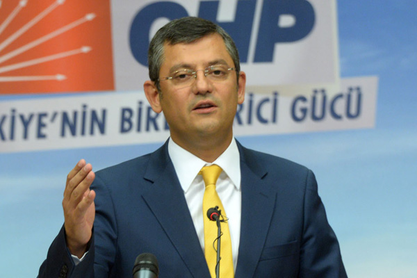 CHP’li Özel’den ezan açıklaması: Polisi ıslıklıyorlardı ezanın duyulması mümkün değil