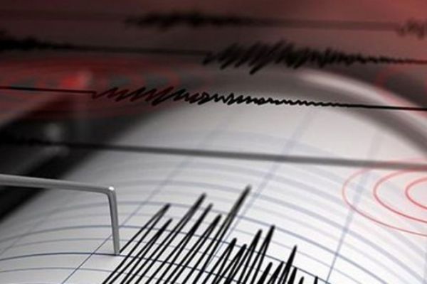 Endonezya'da 5 büyüklüğünde deprem
