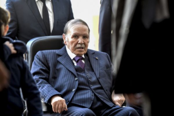 Abdelaziz Bouteflika  aday olmayacağını açıkladı
