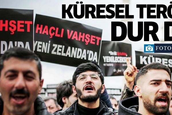 Yeni Zelanda'da Müslümanları hedef alan terör saldırısı Fatih Cami'nde protesto edildi