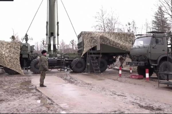 Rusya 'S-400' ün yeni bir modelini yayınladı