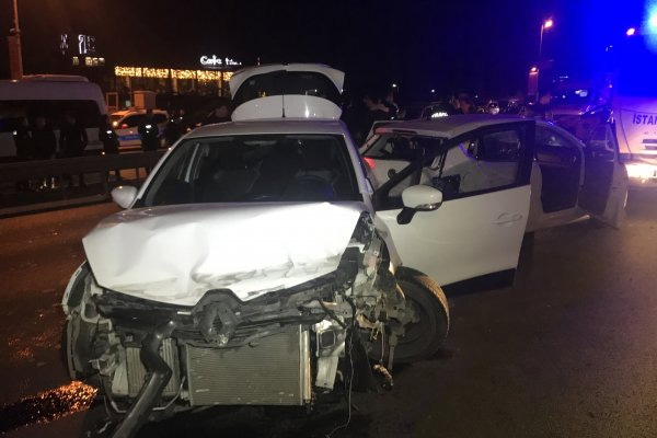 Bakırköy'de zincirleme trafik kazası: 5 yaralı