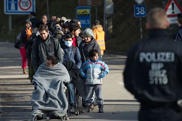 Almanya'da sığınmacılara karşı geçen yıl 2 bin suç işlendi