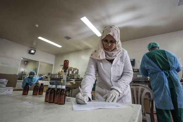 Gazze'deki tek ilaç fabrikası İsrail baskısına direniyor
