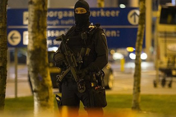 Hollanda'da 3 kişiyi öldüren saldırgan yakalandı