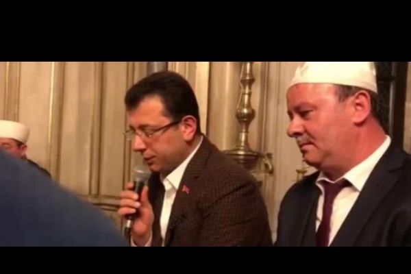 Ekrem İmamoğlu Yeni Zelanda şehitleri için Yasin okudu