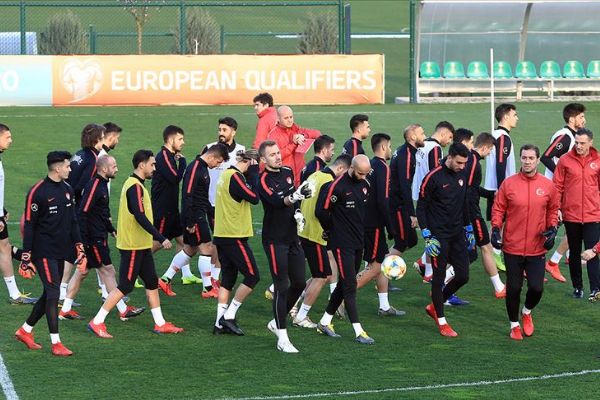 A Milli Futbol Takımı Arnavutluk yolcusu