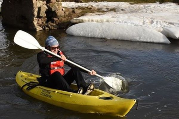 Kanoyla karda kayıp mendereslerde kürek çektiler