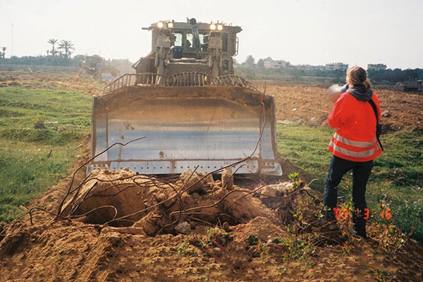 Dünya, 10 Nisan'da cesur aktivist Corrie'i anacak