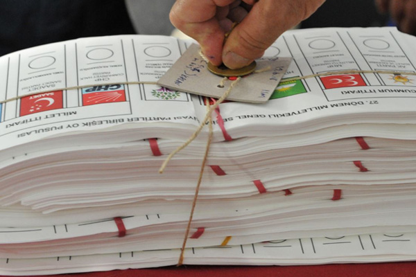 Konsensus'un anketine göre Ankara'da kim önde?