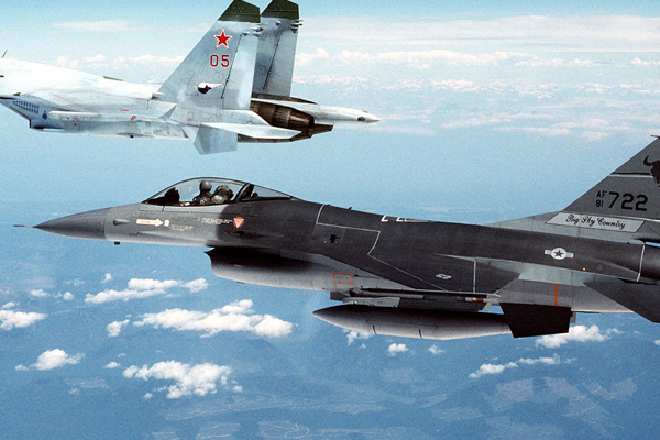 ABD ve Rusya uçakları Baltık Denizi'nde karşı karşıya