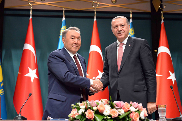 Cumhurbaşkanı Erdoğan Nazarbayev ile görüştü