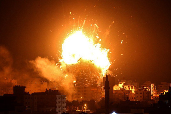 İsrail Gazze'yi vurdu!