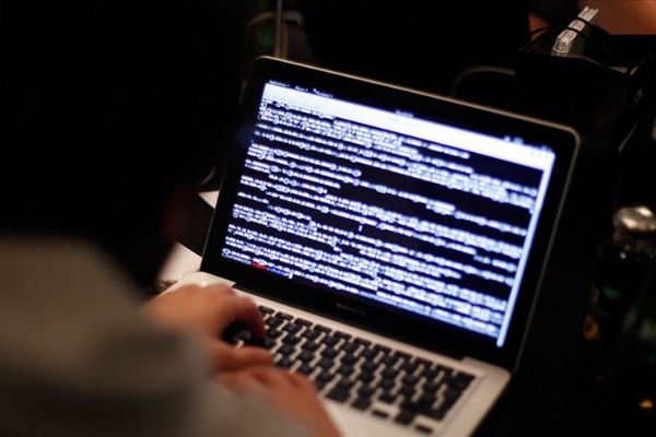 Yaşlılar da siber zorbalık mağduru