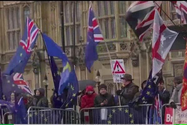 İngiltere, AB üyeliğinden çıkışının ertelenmesi için Brüksel’deki Avrupa zirvesine katıldı