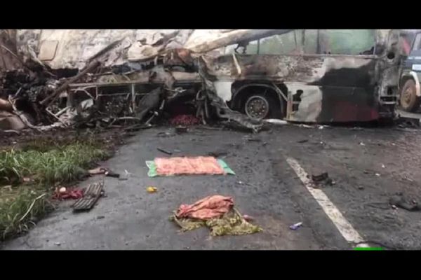 Gana'da trafik kazasında onlarca kişi öldü