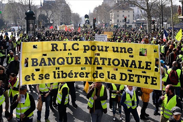 Fransa'da sarı yelekliler, gösterilerin 19. haftasında sokaklarda