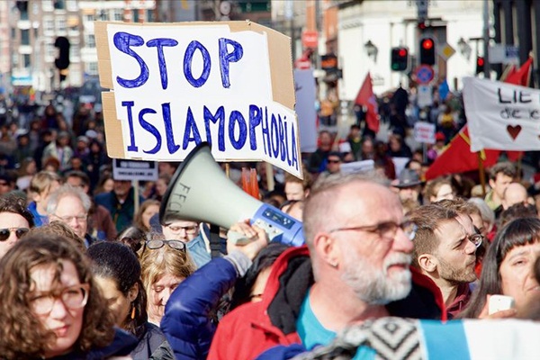 Hollanda'da ayrımcılığa ve ırkçılığa karşı gösteri