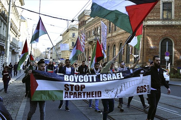 Viyana'da ABD ve İsrail karşıtı gösteri