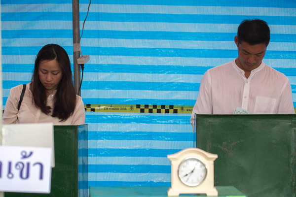 Darbeden 5 yıl sonra halk sandık başında