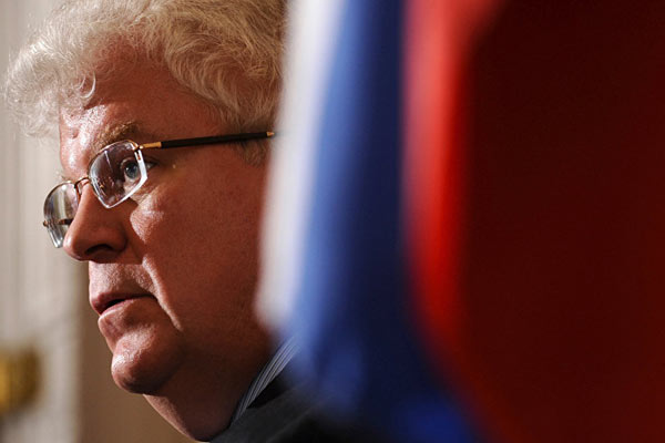 “NATO’nun bombardımanının hukuk dışı olduğuna hiç şüphe yok”