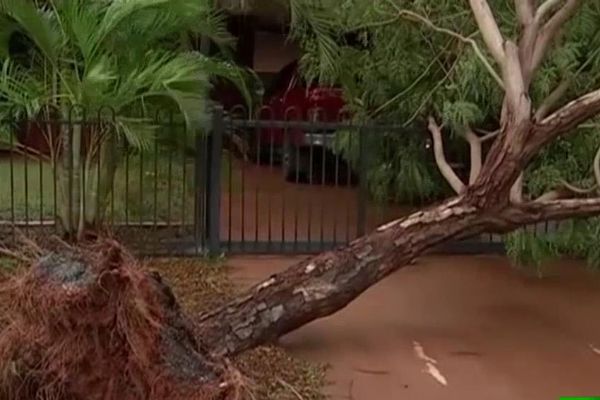 Veronica kasırgası Avustralya'ya geldi