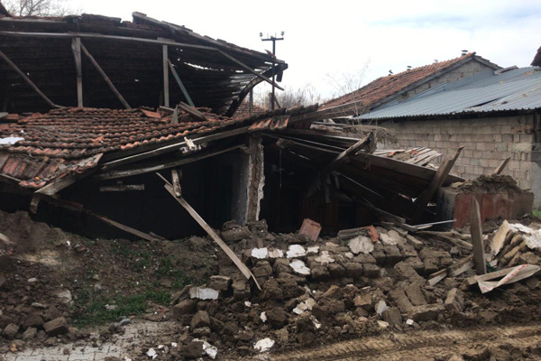 Acıpayam'da bin 153 artçı sarsıntı meydana geldi