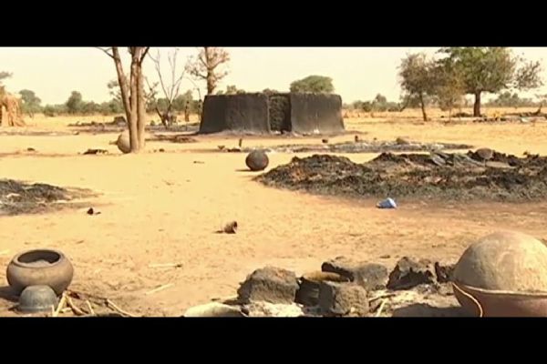Mali'nin etnik saldırısında, Fulani köyüne'de  130'dan fazla insan öldü