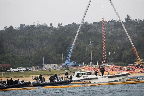 Okinawa'da ABD üssünün inşasına başlandı