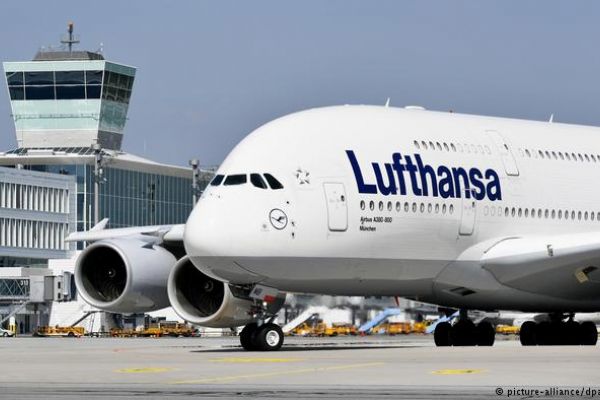 Bir haftayı geçen yazılım sorunu halledilemedi:  Lufthansa dökülüyor;  rötarlar arttı, yolcular öfkeli