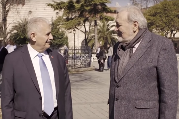 Yıldırım YouTube kanalı açtı: İlk videoyu İlber Ortaylı ile çekti