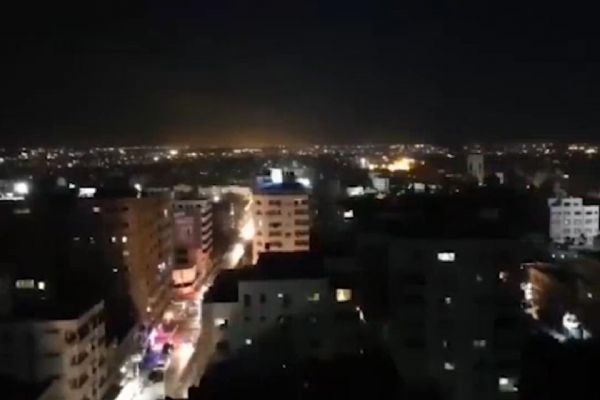 İsrail işgal güçleri Gazze'deki yerleşim yerini vurdu