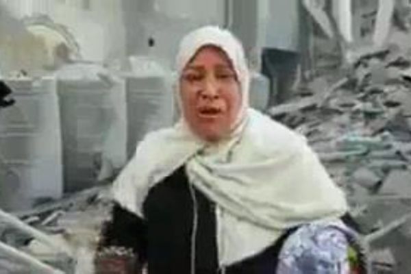 İşgal güçlerin bombardımanında evi yıkılan kadının feryadı