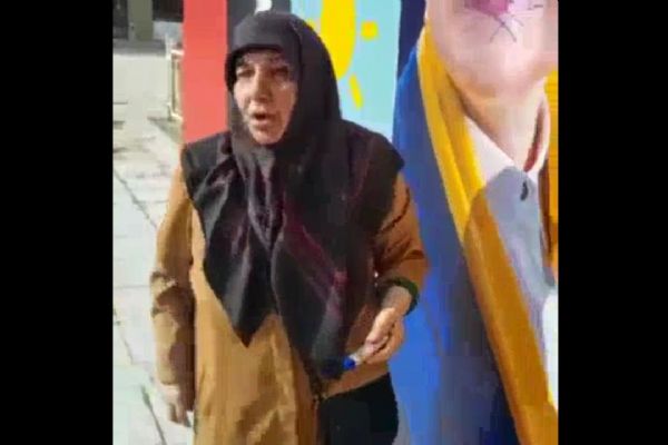 Seçim mitinglerindeki kaos ortamı, vatandaşa bu şekilde yansıyor