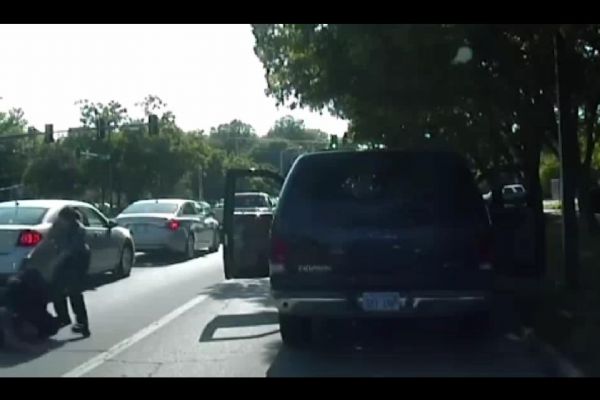 ABD polisi, trafik çevirmesinde bir şahsı vurdu