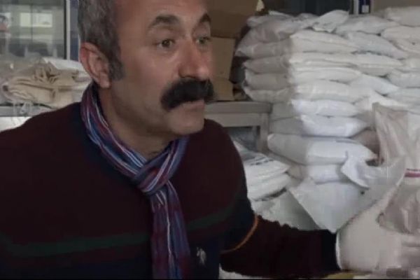 Komünist Başkana halkın yoğun ilgisi var