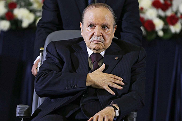 Cezayir'de bir milyon kişi,  Buteflika’nın istifası için yürüdü