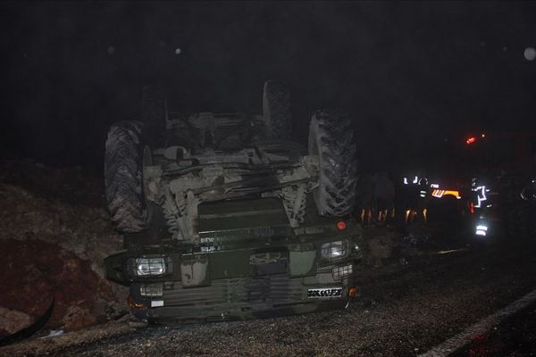 Hatay'da askeri araç devrildi: 5 yaralı