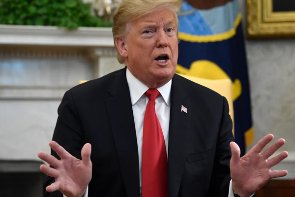 Trump'tan bir kezdaha Meksika sınırı tehdidi