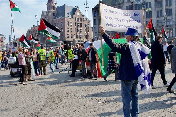 Hollanda'daki Filistin gösterisinde İsrail taraftarlarından provokasyon