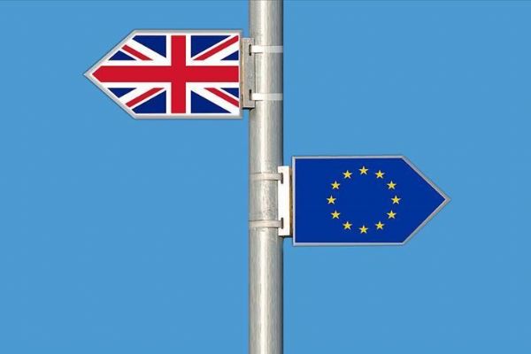 Brexit kördüğüm olsa da mizahı patlattı