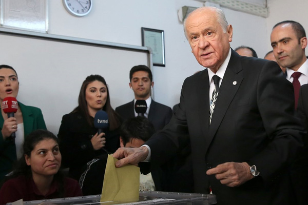 MHP lideri Bahçeli oyunu kullandı