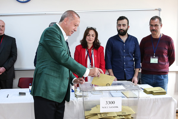 Cumhurbaşkanı Erdoğan oyunu kullandı