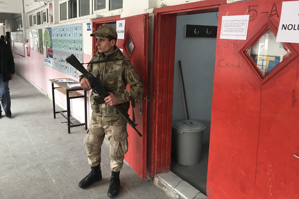 Gaziantep'te oy kullanma kavgası: 2 yaralı