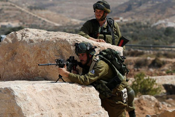 İsrail güçleri 11 Filistinliyi gözaltına aldı