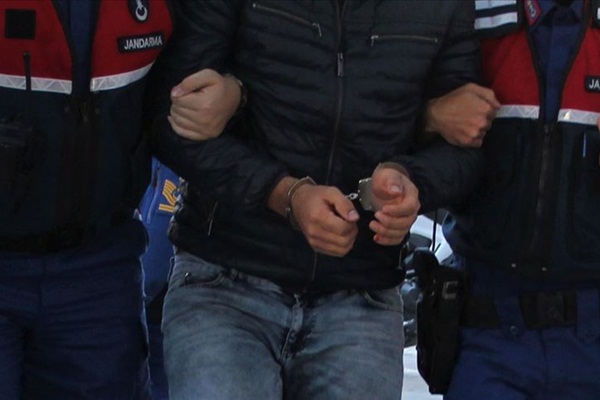 FETÖ şüphelileri, askeri yasak bölgede yakalandı