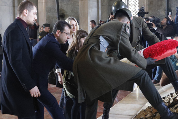 Milli Savunma Bakanlığı: Ekrem İmamoğlu'nun Anıtkabir ziyareti usule uygun değil