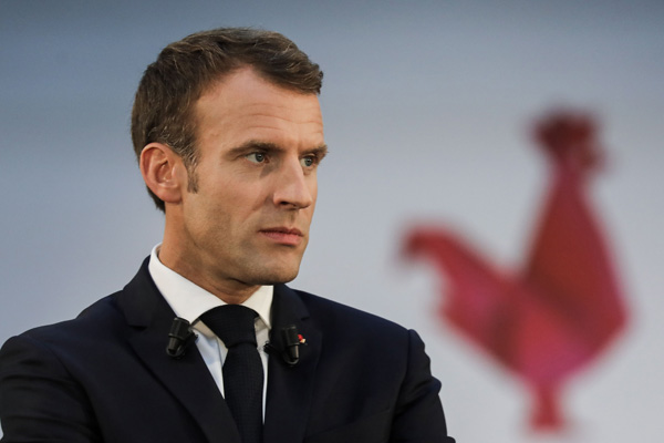 Macron: Brexit'in esiri olamayız