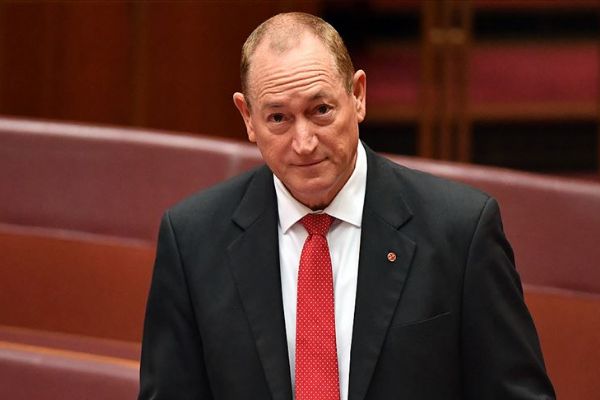 Avustralya Senatosu Fraser Anning'i resmen kınadı