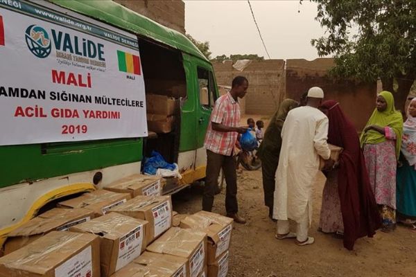 Mali'de saldırıya uğrayan Müslümanlara acil gıda yardımı